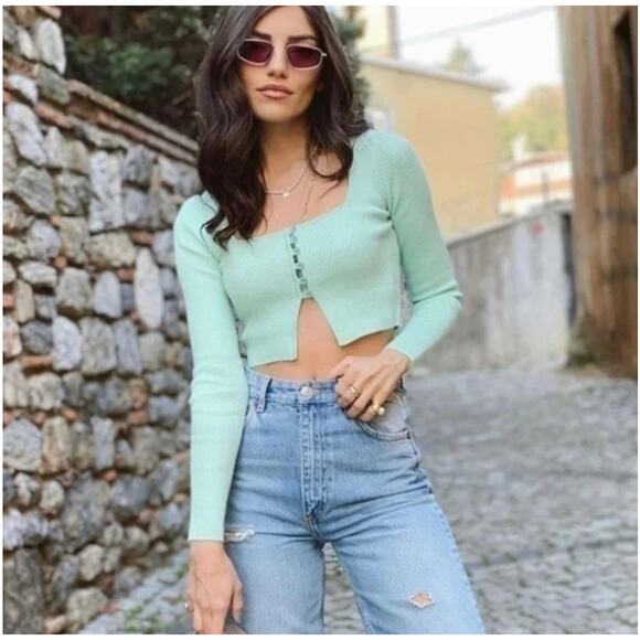 ZARA BLOGGER FAVORITE KNIT CROPPED JACKET - Picture 3 of 13